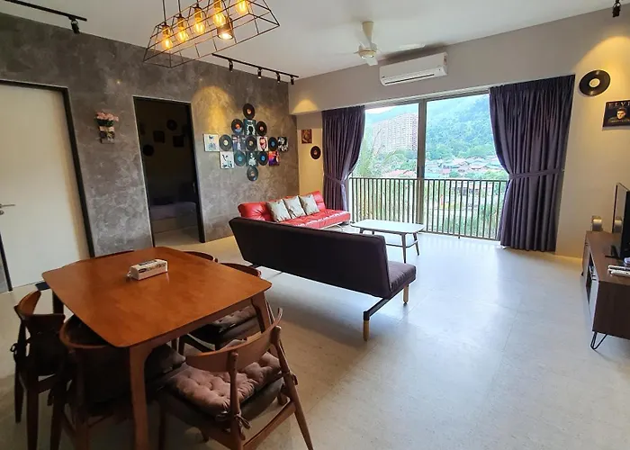By The Sea Beach Luxury Resort - Batu Ferringhi